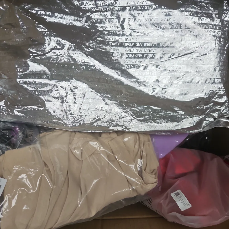 APPROXIMATELY 20 ASSORTED CLOTHING AND FASHION PRODUCTS IN VARIOUS STYLES AND SIZES - COLLECTION ONLY