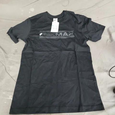 NIKE AIRMAX TEE IN BLACK - MEDIUM
