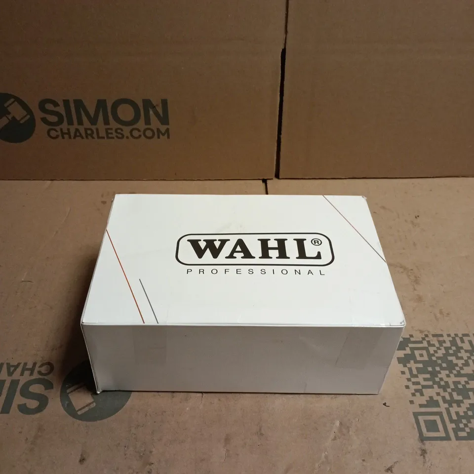 WAHL PROFESSIONAL HAIR TRIMMER WITH ACCESSORIES