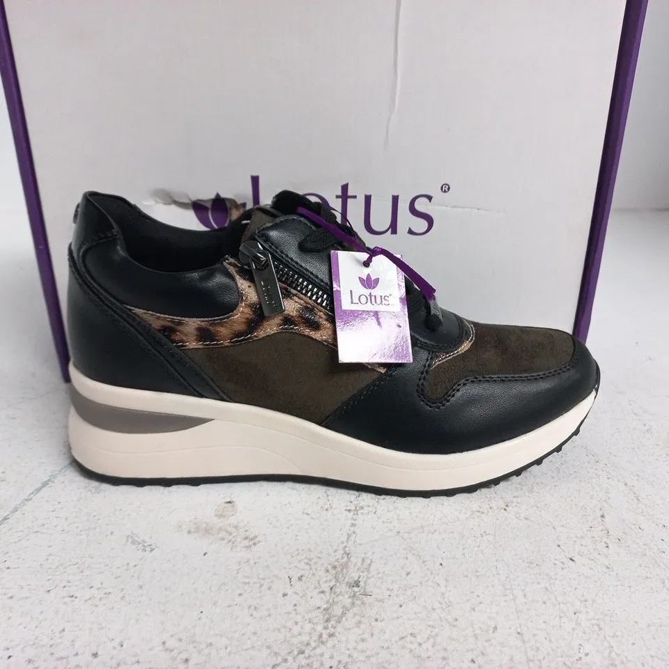 BOXED LOTUS MOORE TRAINERS IN BLACK/KHAKI - EU 39