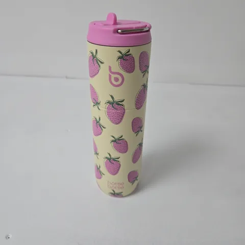 REUSABLE TRAVEL MUG WITH PINK LID - CREAM WITH STRAWBERRY PATTERN