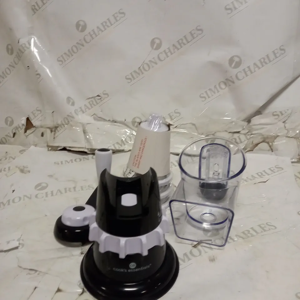 COOKS ESSENTIALS GRATRER AND SLICER