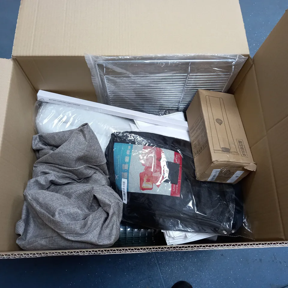 BOXED LOT OF APPROX. 15 HOUSEHOLD ITEMS TO INCLUDE KITCHENWARE, BABY CARE AND GARDEN MATERIALS