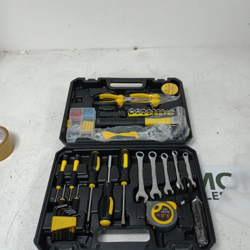 HAND TOOL SET IN YELLOW/BLACK CASE – SCREWDRIVERS, WRENCHES & PLIERS