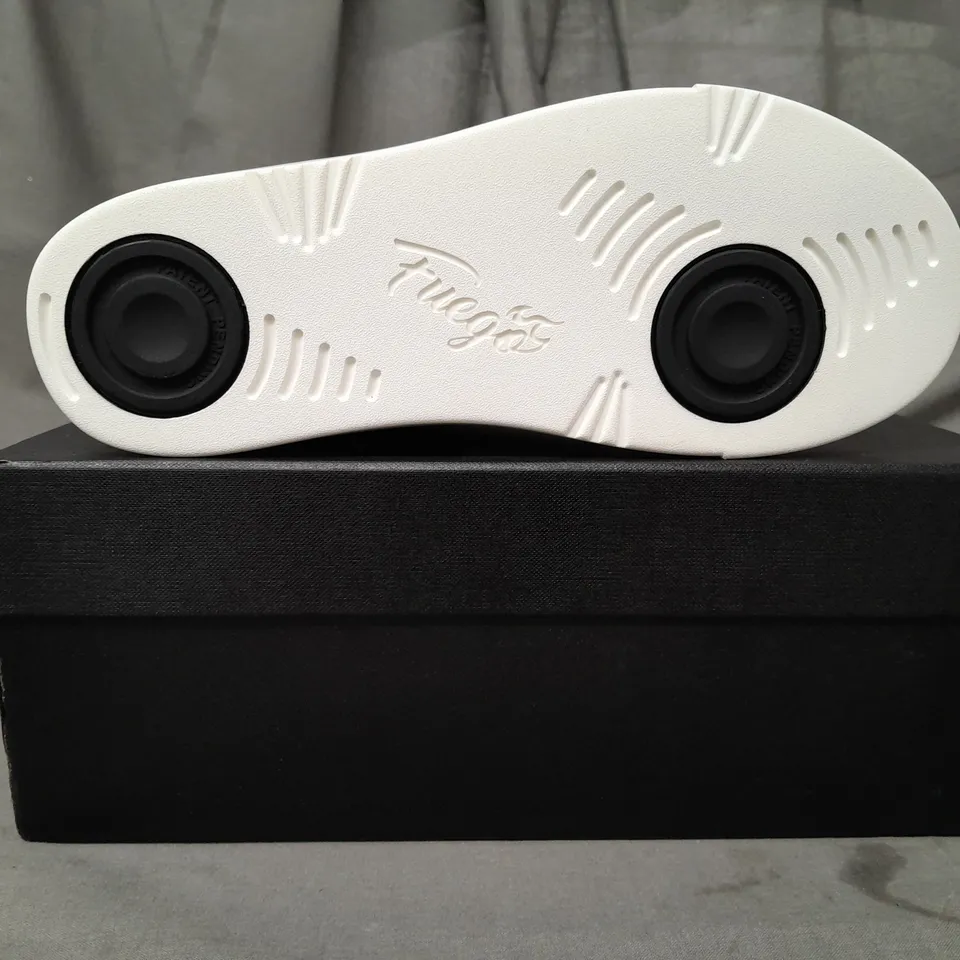 BOXED PAIR OF FUEGO SHOES IN BLACK US SIZE 3.5M/4.5W