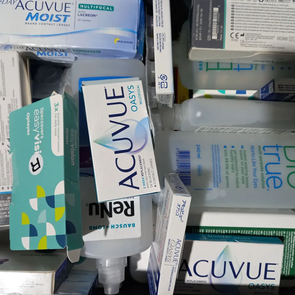 APPROXIMATELY 20 ASSORTED HOUSEHOLD ITEMS TO INCLUDE ACUVUE OASYS CONTACT LENSES, PROTECT + CONTACT LENSES, ETC