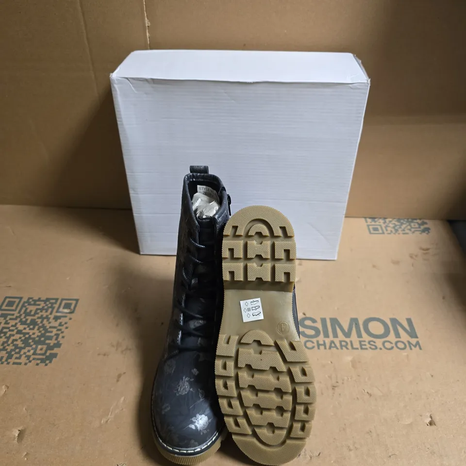 WOMEN'S BLACK FLORAL-PATTERN COMBAT BOOTS – LACE-UP, SIDE ZIP - UK SIZE 4 
