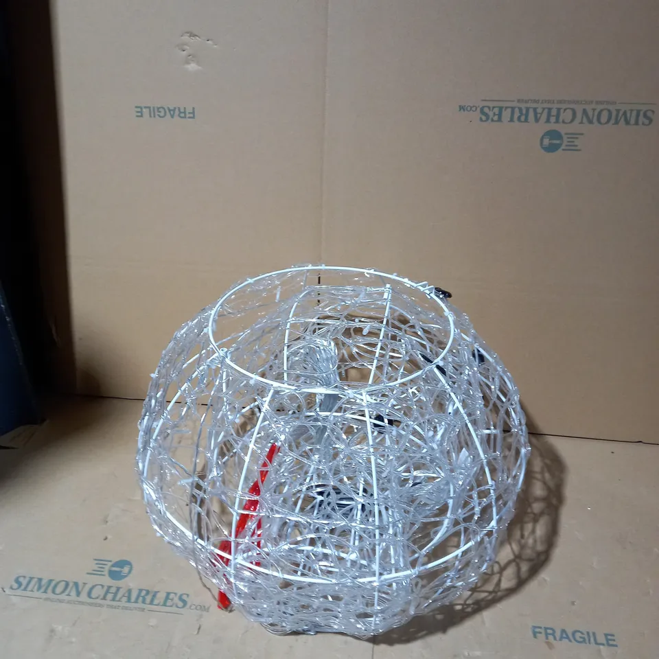 FESTIVE OUTDOOR AND INDOOR PRE-LIT LED LARGE DECORATION WITH TIMER