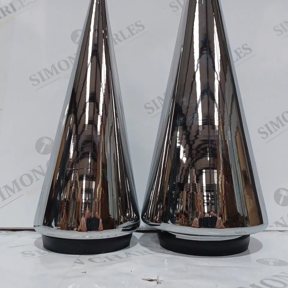 BOXED KELLY HOPPEN SET OF 2 INDOOR OUTDOOR PRELIT GLASS DECOR - REFLECTIVE CONES