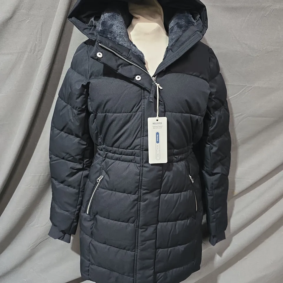 HOLLISTER PADDED ZIP THROUGH COAT IN BLACK - S