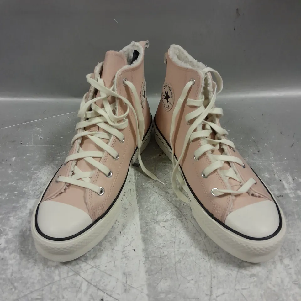 PAIR OF CONVERSE ALL STAR SHOES IN PALE PINK SIZE UK 7