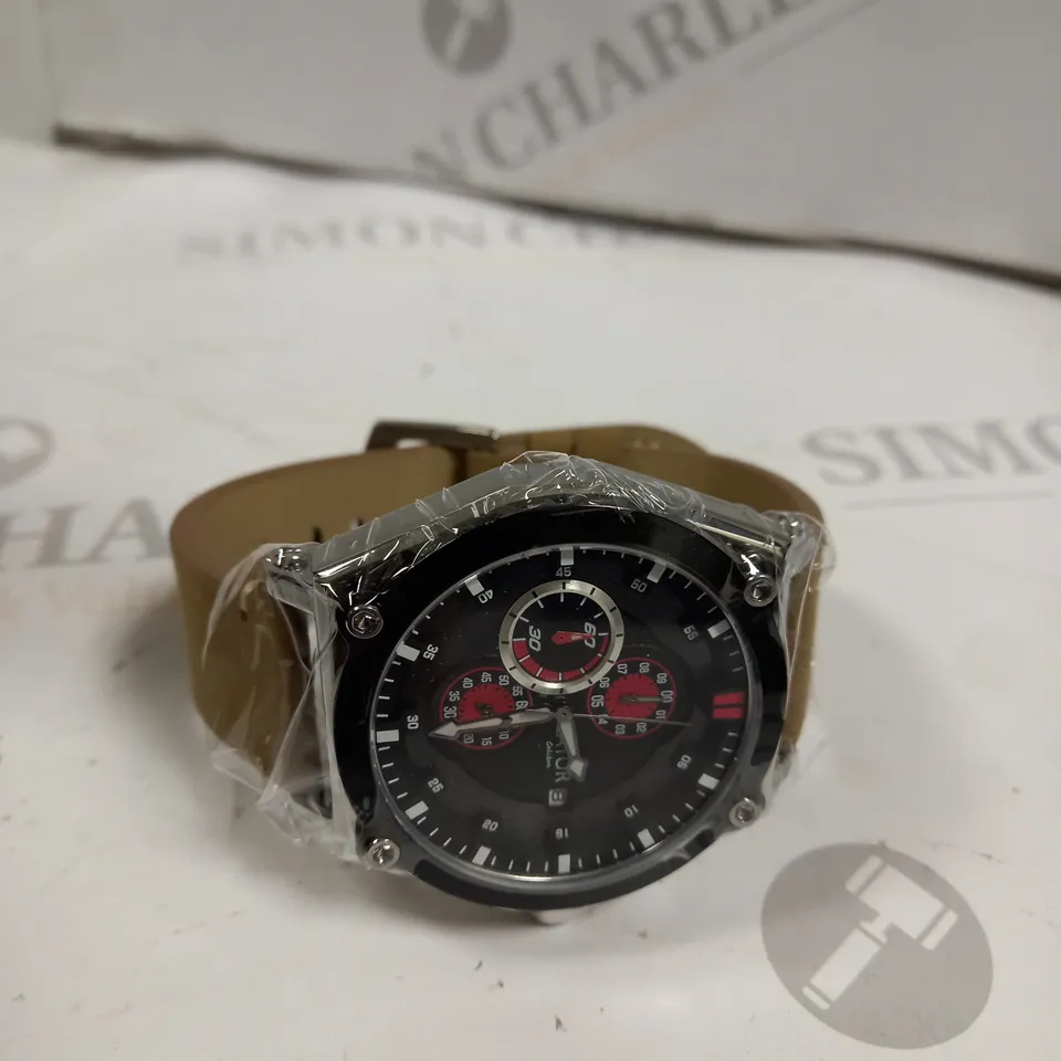 MEN’S LATOR CALIBRE L9180 CHRONOGRAPH WATCH – 42 MM CASE – BLACK DIAL WITH RED DETAILING – LEATHER STRAP – CHRONOGRAPH MOVEMENT WITH DATE FUNCTION