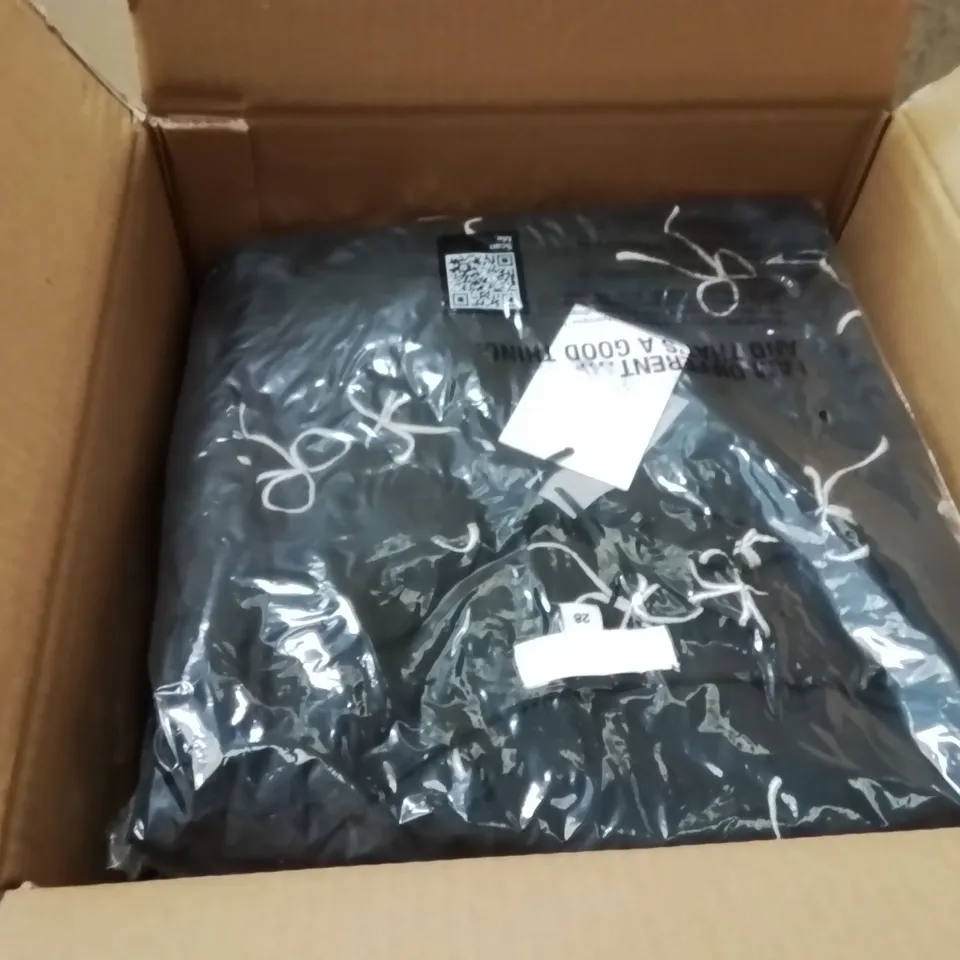 BOXED BRAND NEW APPROXIMATELY 7 SIMPLY BE BLACK BOW FRONT BLOUSE SIZE 28