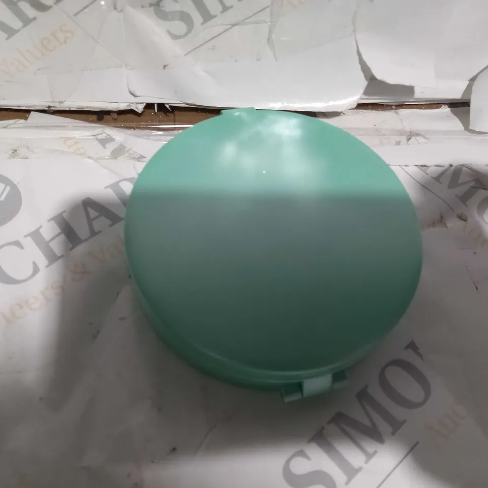 SIMPLY BEAUTY FOLDING TRIO MIRROR, MINT GREEN