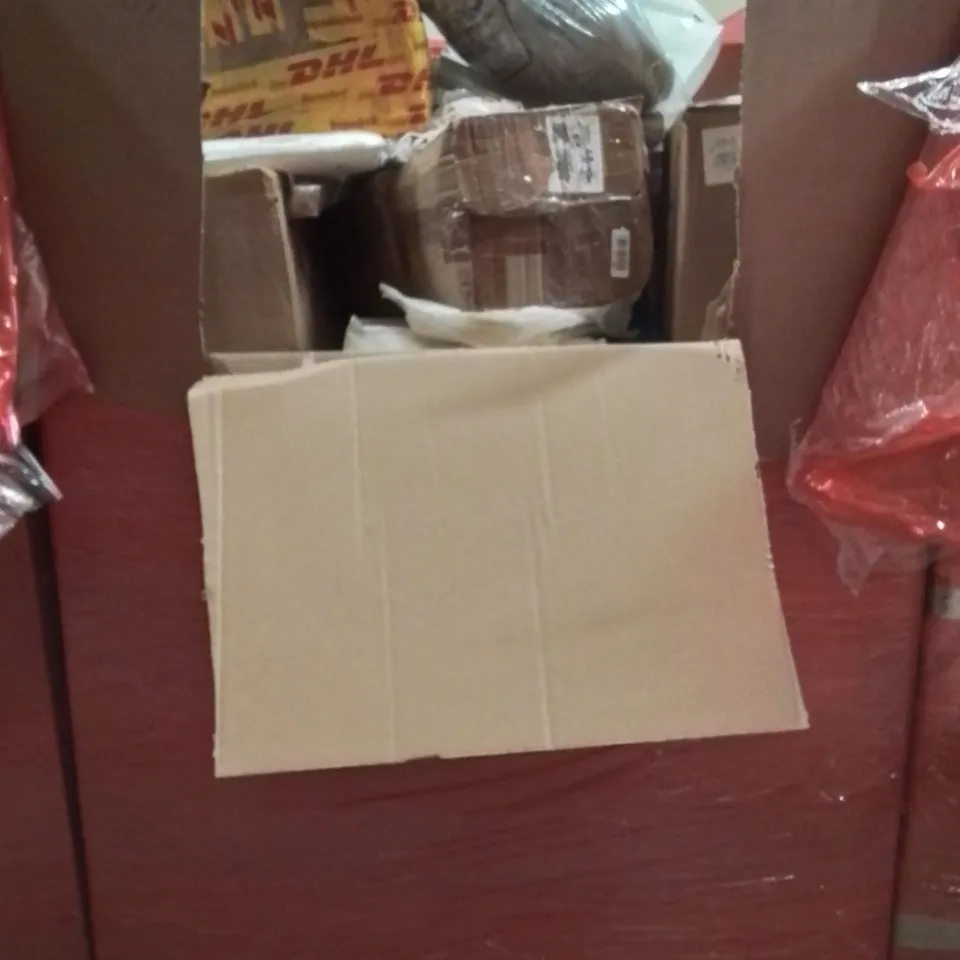 PALLET OF ASSORTED HOUSEHOLD GOODS AND PRODUCTS TO INCLUDE;GAMING MOUSE PAD,ELECTRIC FRYER, WORKOUT BENCH,RETRACTABLE SAFETY GATE, FLOOR MAT AND OTHER ASSORTED ITEMS...