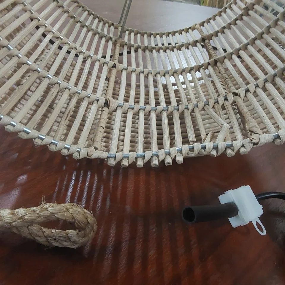 NATURAL RATTAN PENDANT LIGHT