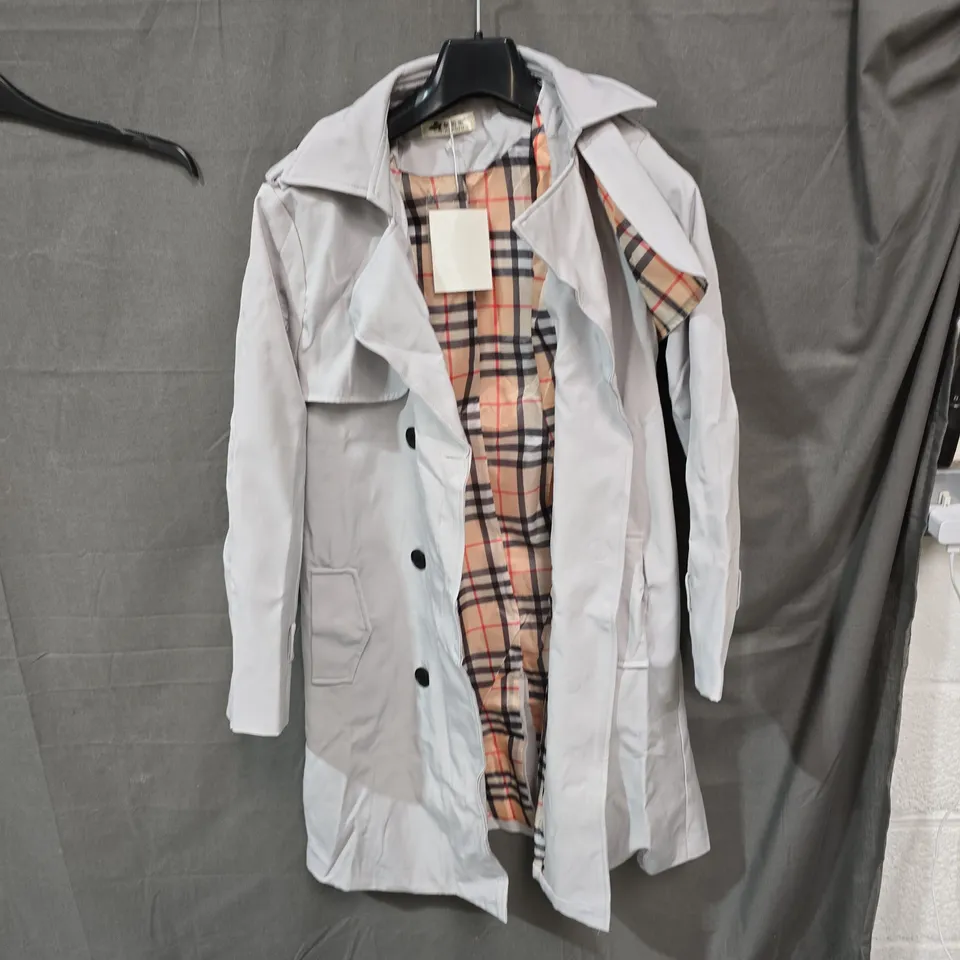JIEPOTU LIGHT GREY TRENCH COAT WITH CHECKED INTERIOR – WOMEN'S, SIZE M