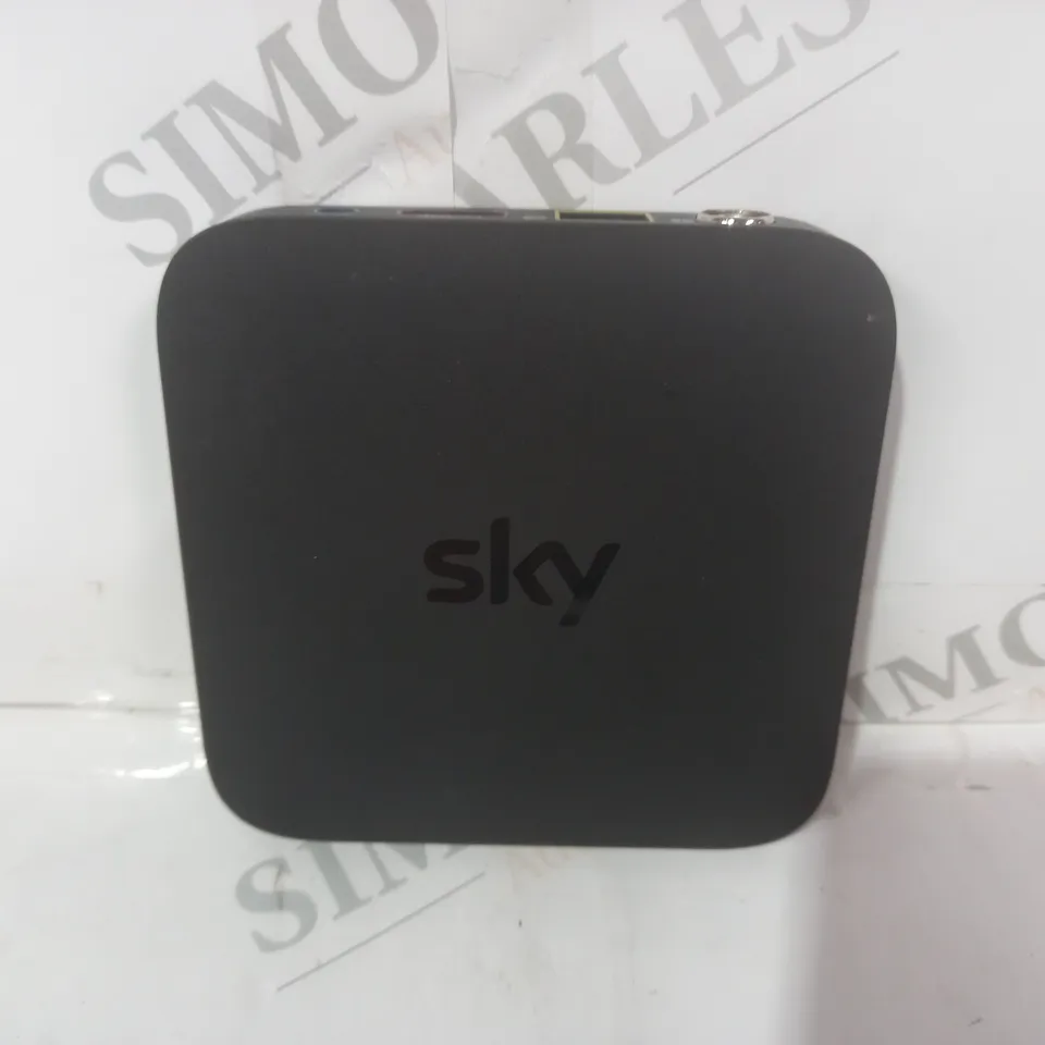SKY GLASS IP061-EF-ANT STREAM PUCK
