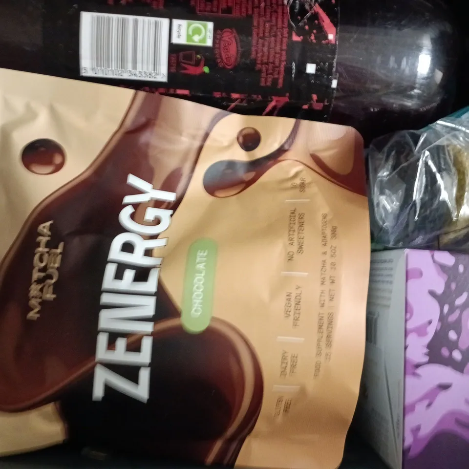 APPROXIMATELY 10 ASSORTED FOOD AND DRINK ITEMS TO INCLUDE KITKAT, STUBBS, ETC