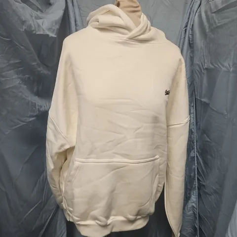 STDW WHITE HOODIE – SIZE M – MADE IN PAKISTAN