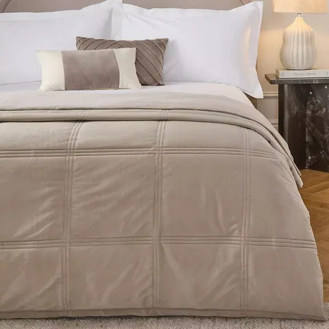 LUXE VELVET BEDSPREAD 165 X 240 CM - CHAMPAGNE