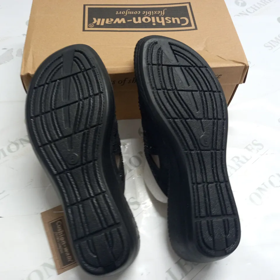 BOXED PAIR OF CUSHION WALK BLACK WEDGE SANDALS - SIZE 5