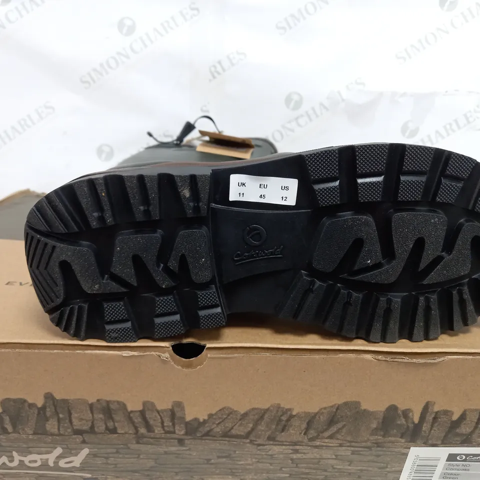 BOXED PAIR OF COTS WORLD COMPASS DARK GREEN WELLIES - UK 11