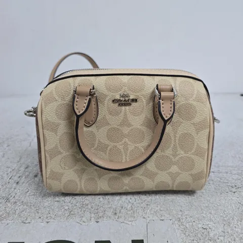 COACH HANDBAG – BEIGE SIGNATURE PRINT 