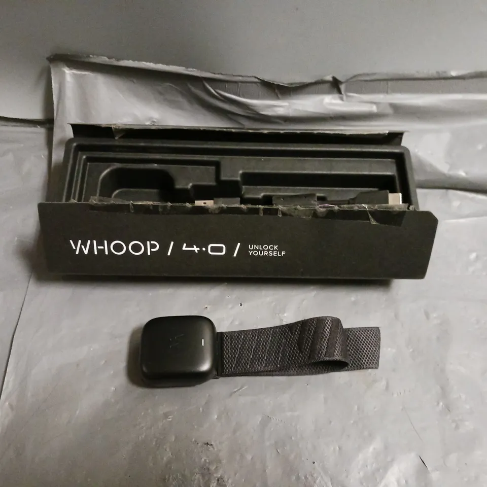 BOXED WHOOP 4.0 IN BLACK