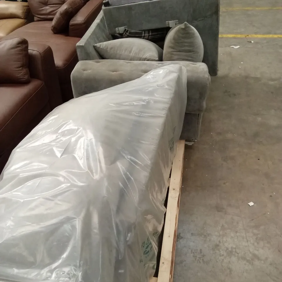 DESIGNER DAMAGED GREY FABRIC CORNER SOFA
