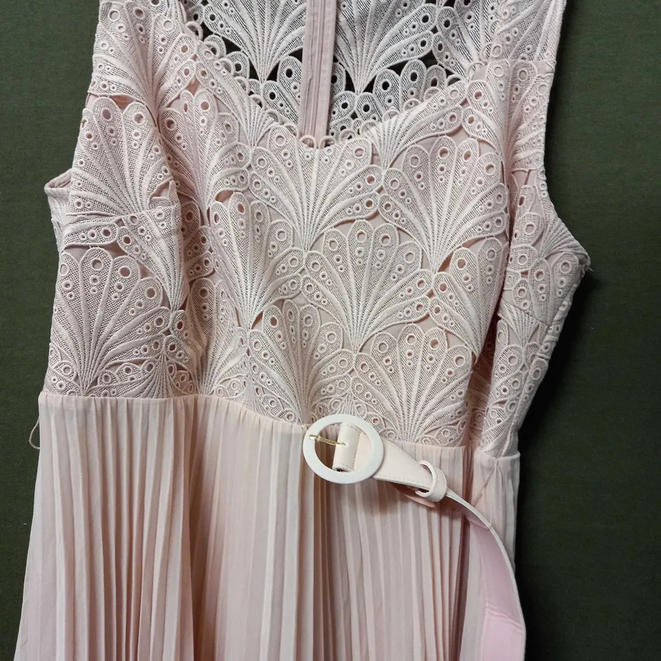 PHASE EIGHT KASSIDY LACE DRESS IN PETAL PINK - UK 18