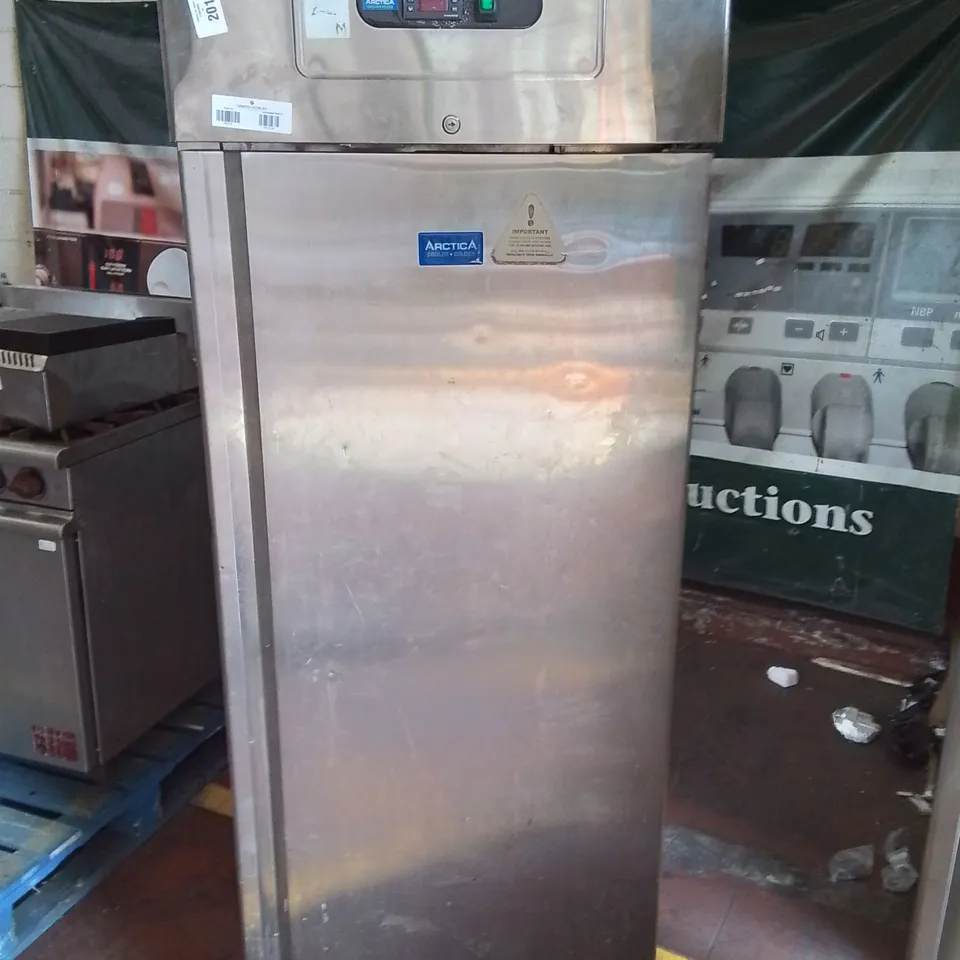ARCTICA UPRIGHT CATERING LARDER FRIDGE 365LTR - WHITE HEC910