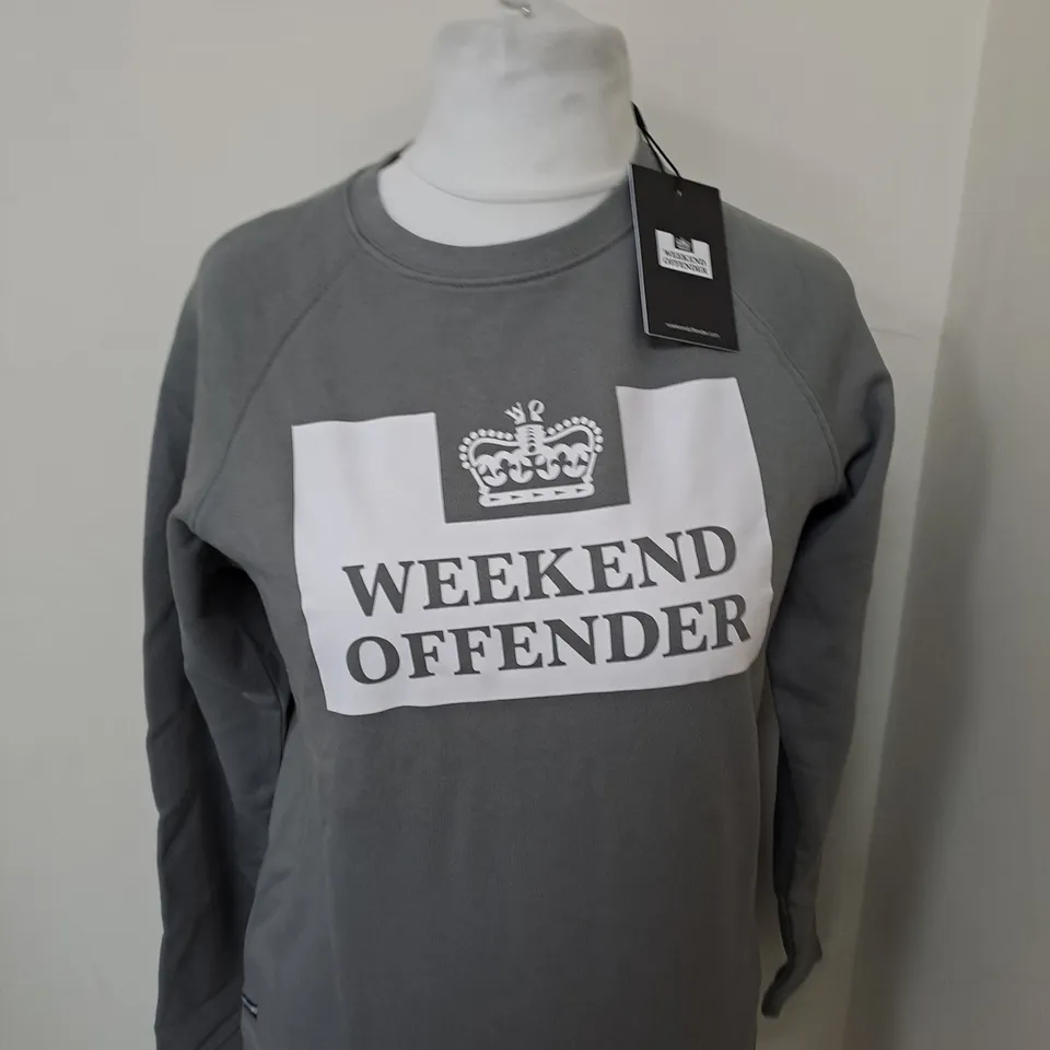WEEKEND OFFENDER GRAPHIC SWEATSHIRT SIZE 12