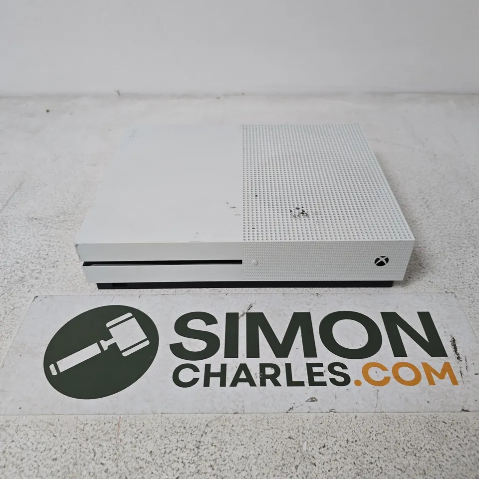 XBOX ONE S (1681)