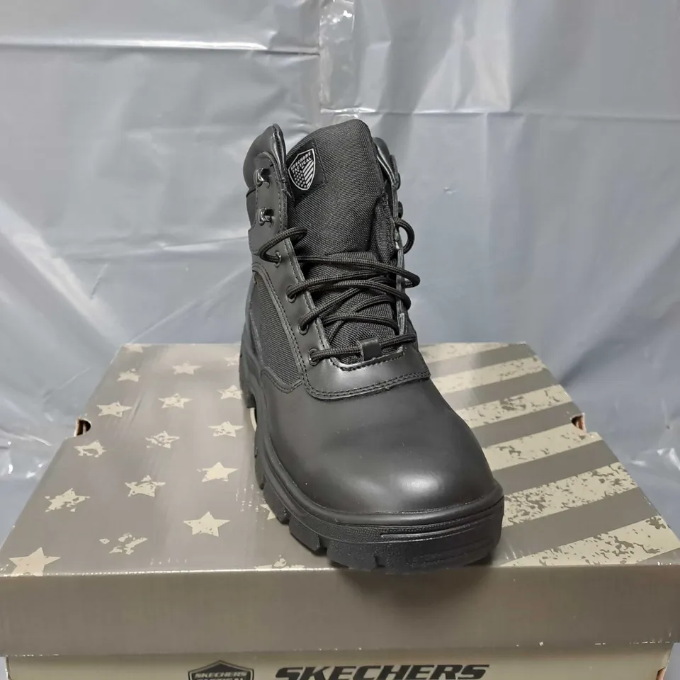 BOXED PAIR OF SKECHERS WATERPROOF SLIP RESISTANT BOOTS IN BLACK SIZE 9