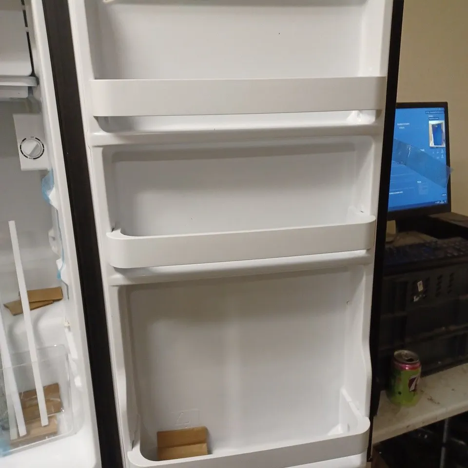 COMFEE' ‎UNDER COUNTER FRIDGE, 93L WITH COOLER BOX, BLACK - RCD93BL1(E) (COLLECTION ONLY)