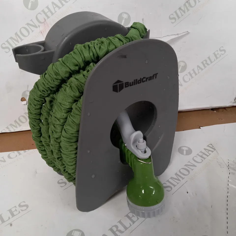 BUILDCRAFT EXPANDABLE HOSE WITH HOSE HOLDER AND NOZZLE