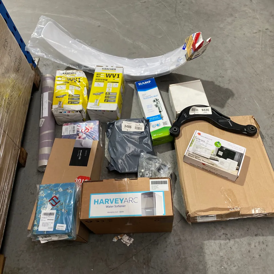 BOX OF 14 ASSORTED ITEMS TO INCLUDE: KARCHER WV1, HARVEY ARC WATER SOFTENER, TELESCOPIC INLET, ROLL OF WALLPAPER ETC 