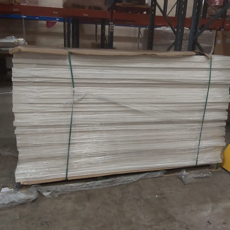 PALLET CONTAINING A VERY LARGE QUANTITY OF ASSORTED WOODEN INTERNAL DOORS 