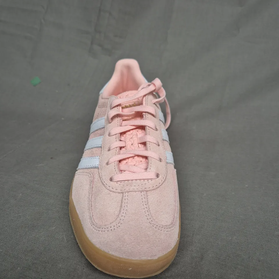 BOXED PAIR OF ADIDAS GAZELLE INDOOR TRAINERS - WOMENS - UK SIZE 4.5