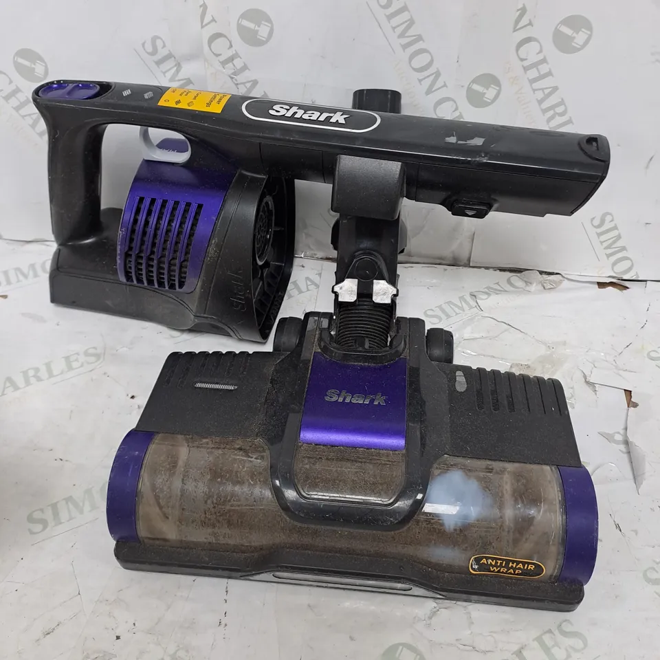 SHARK ANTI HAIR WRAP CORDLESS PET VACUUM CLEANER IZ202UKT