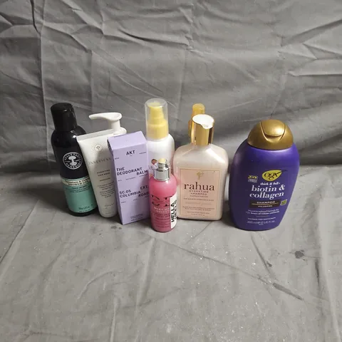 APPROXIMATEY 20 ASSORTED HEALTH AND BEAUTY PRODUCTS TO INCLUDE - AKT THE DEODORANT BALM - INNERSENSE HYDRATING HAIR MASK - MY LITTLE COCO CURLING CUSTARD - ETC