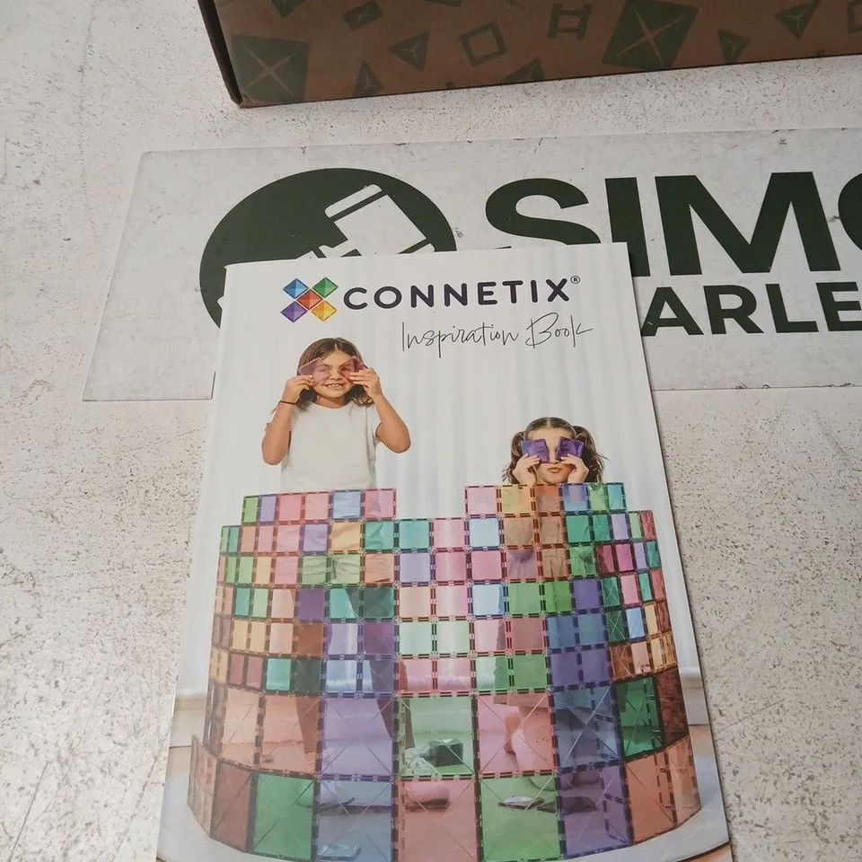 CONNETIX BUILDING GAME WITH INSPIRATION BOOK