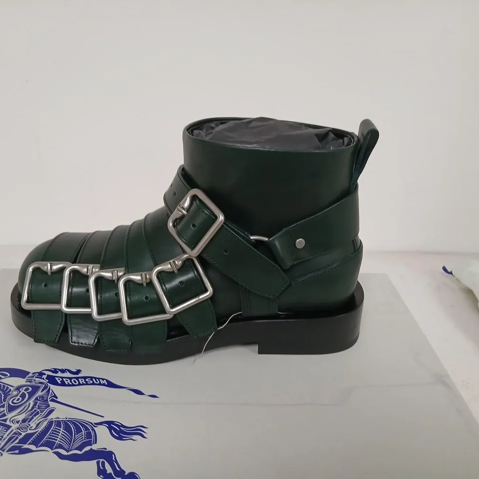 BURBERRY GREEN LEATHER HARNESS BOOTS WITH BUCKLES – UK 5 (EU 38)