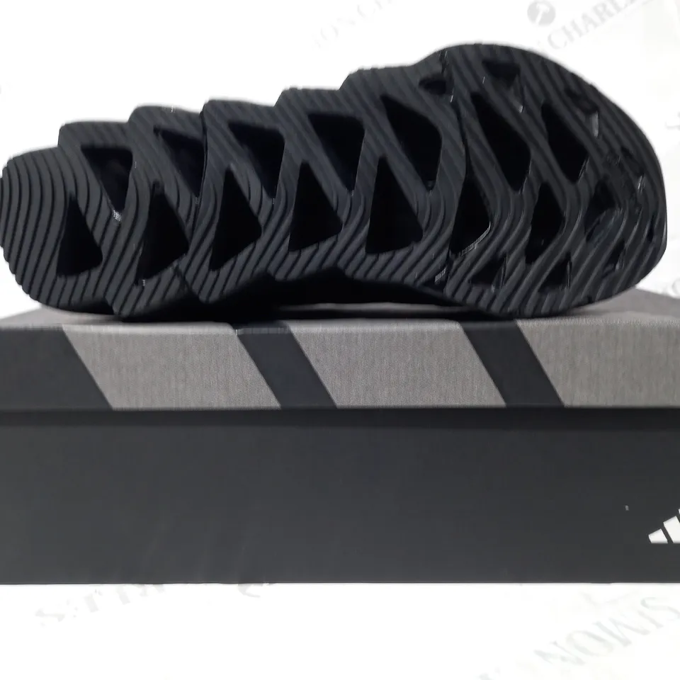 BOXED PAIR OF ADIDAS SWITCH FWD SHOES IN BLACK UK SIZE 9.5