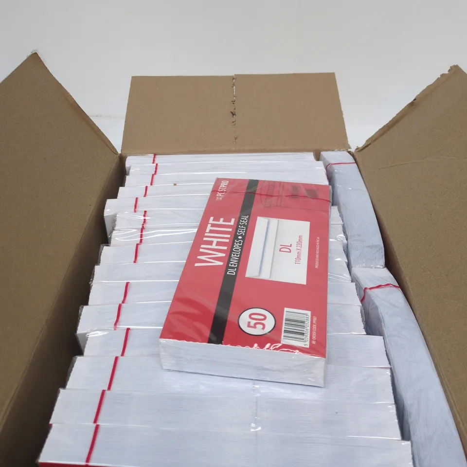 BOX OF APPROXIMATELY 15 X WHITE ENVELOPE PACKS OF 50
