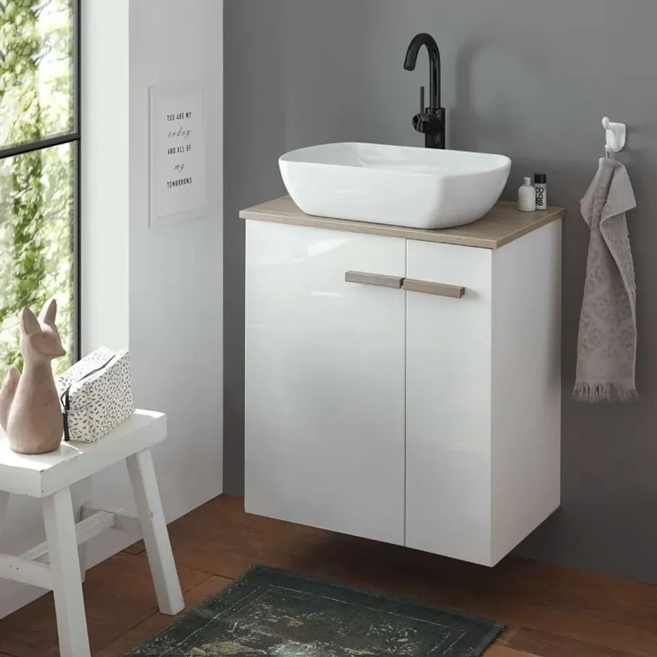 BOXED GEORGE-WILLIAM 600MM WALL MOUNTED SINGLE BATHROOM VANITY WITH MANUFACTURED WOOD TOP (3 BOXES)