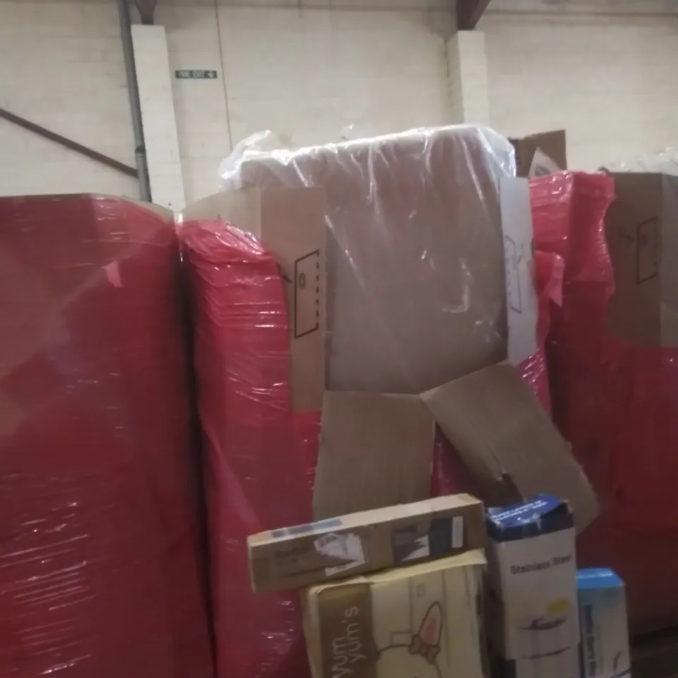 PALLET OF ASSORTED HOUSEHOLD GOODS AND FURNITURE TO INCLUDE; YUM YUM'S PLAY MAT, HEALTHY SPARY MOP, BARRHA LED WALL LIGHT ETC