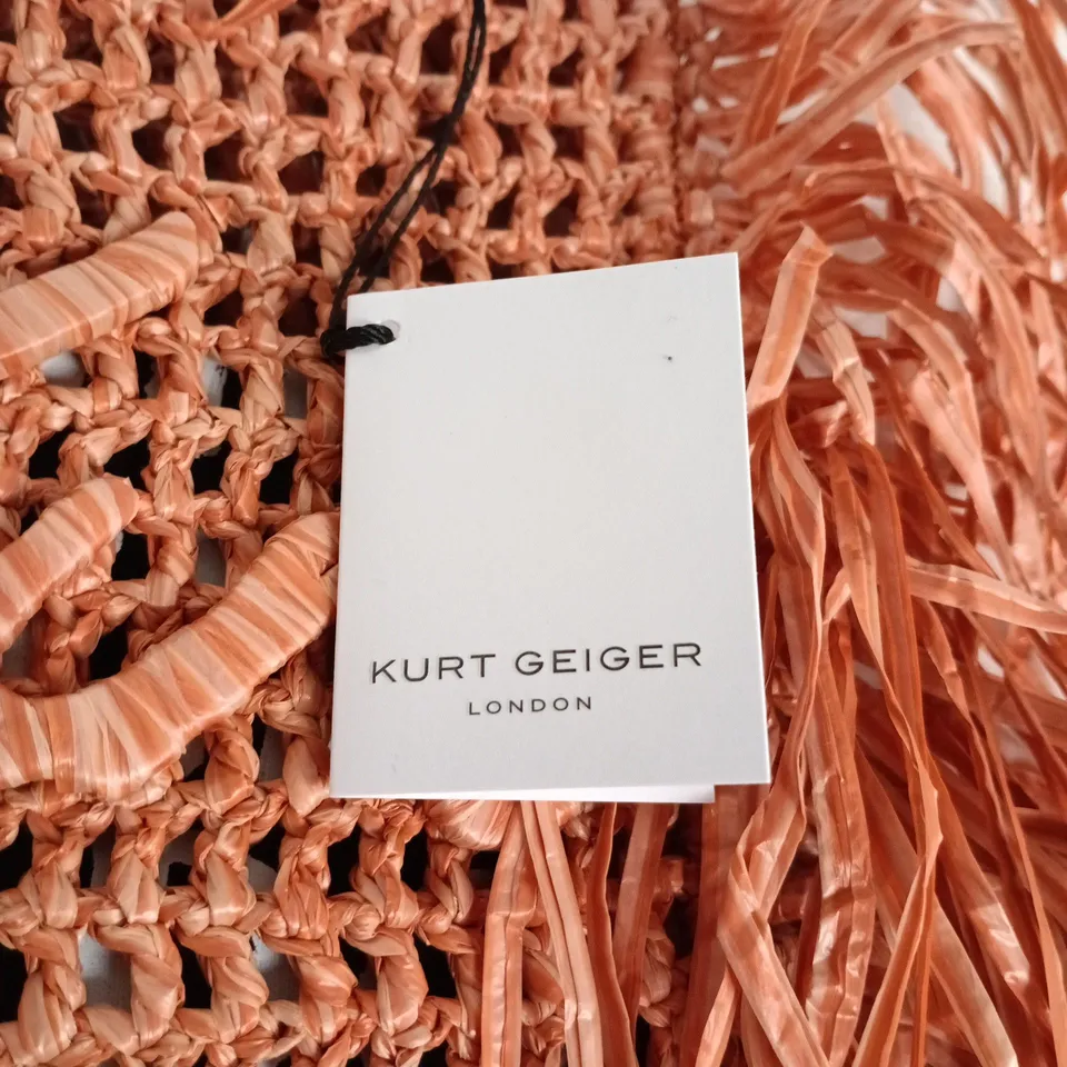 KURT GEIGER LONDON WOVEN STRAW HANDBAG WITH FRINGE – ORANGE
