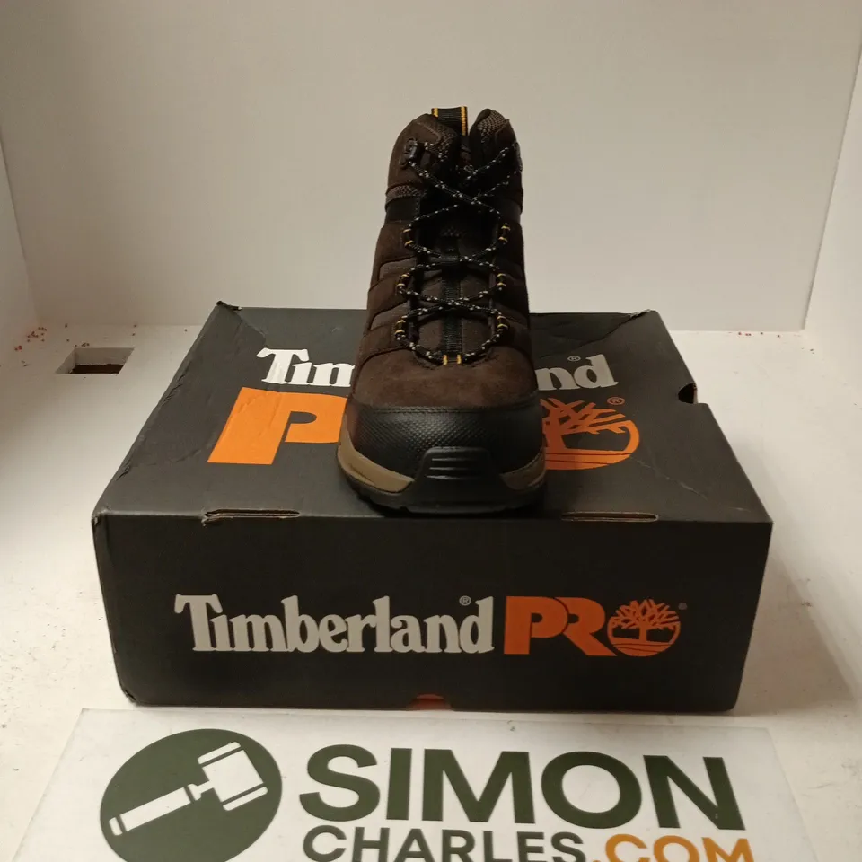 BOXED PAIR OF TIMBERLAND PRO SWITCHBACK LT STEEL SAFETY SHOE IN BLACK - UK 11